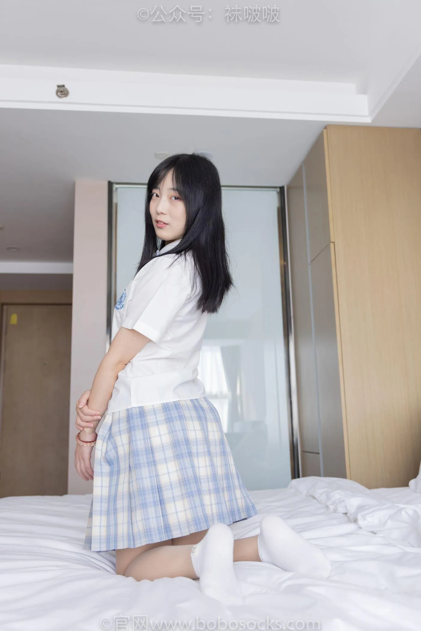 [BoBoSocks袜啵啵]NO.068 菠萝-JK制服、皮鞋、短白棉袜、肉丝 [138P]插图8